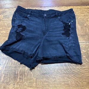 American Eagle high rise shortie sz 16 black distressed‎ women’s